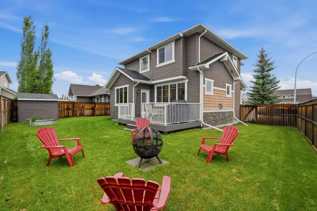 729 3rd Street SW Diamond Valley AB T0L 0H0