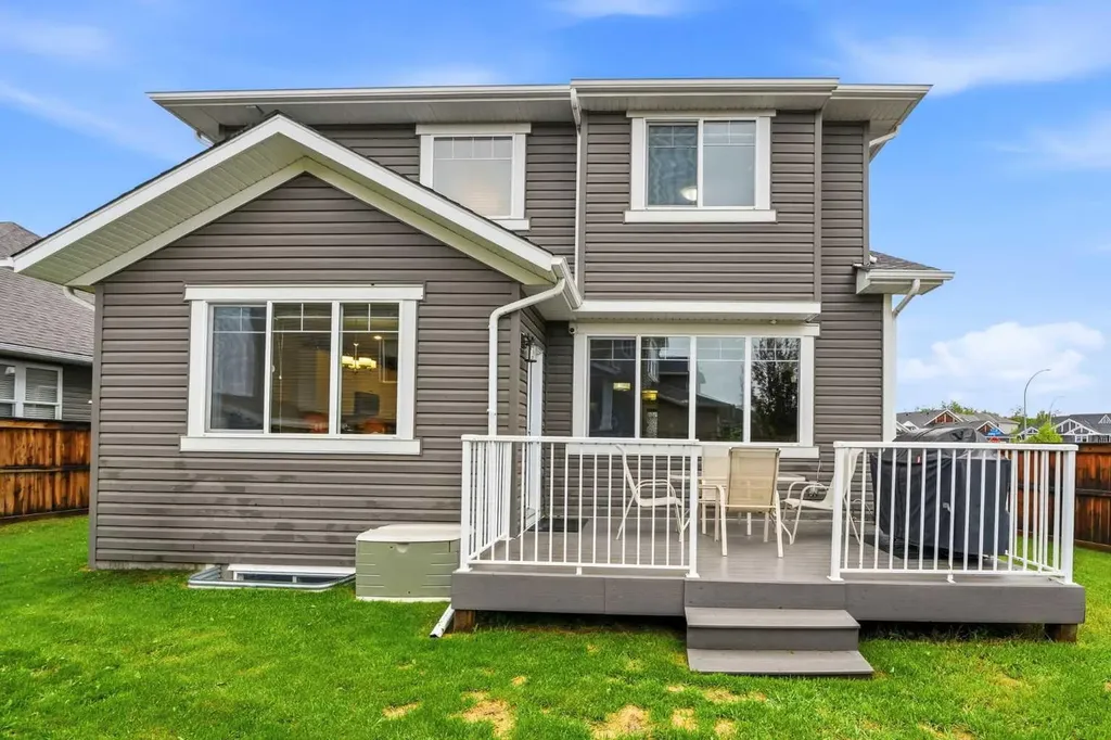 729 3rd Street SW Diamond Valley AB T0L 0H0