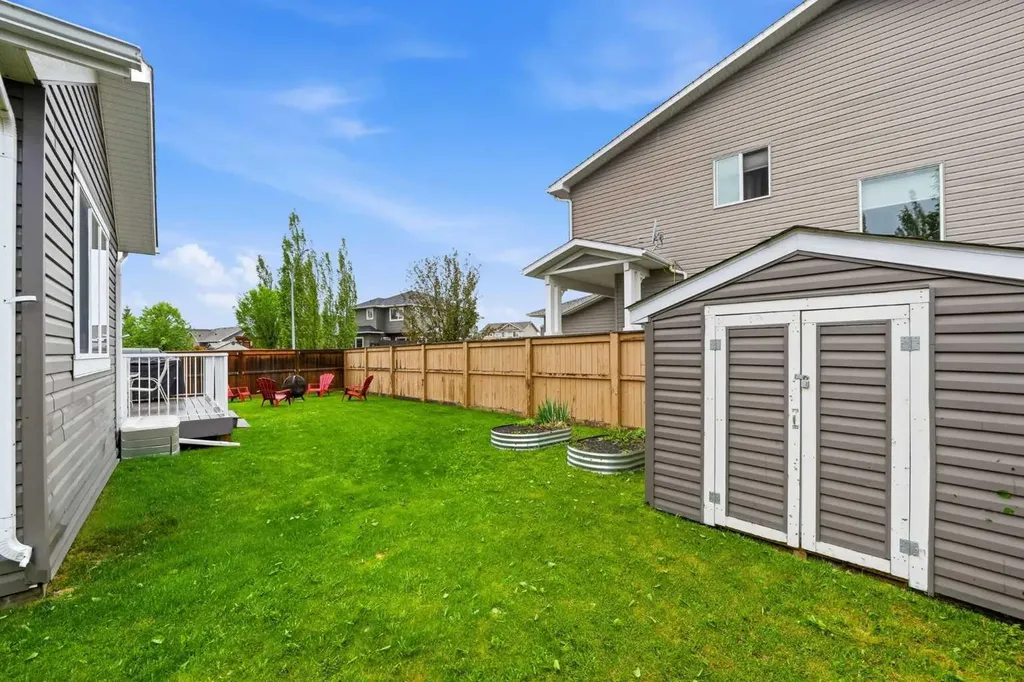 729 3rd Street SW Diamond Valley AB T0L 0H0
