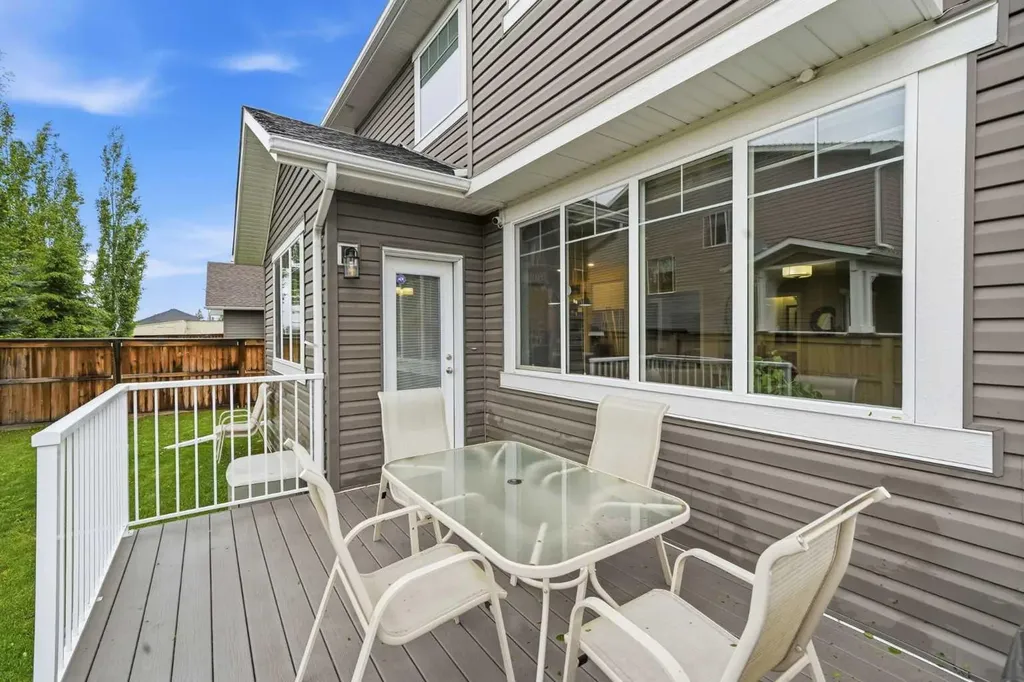 729 3rd Street SW Diamond Valley AB T0L 0H0