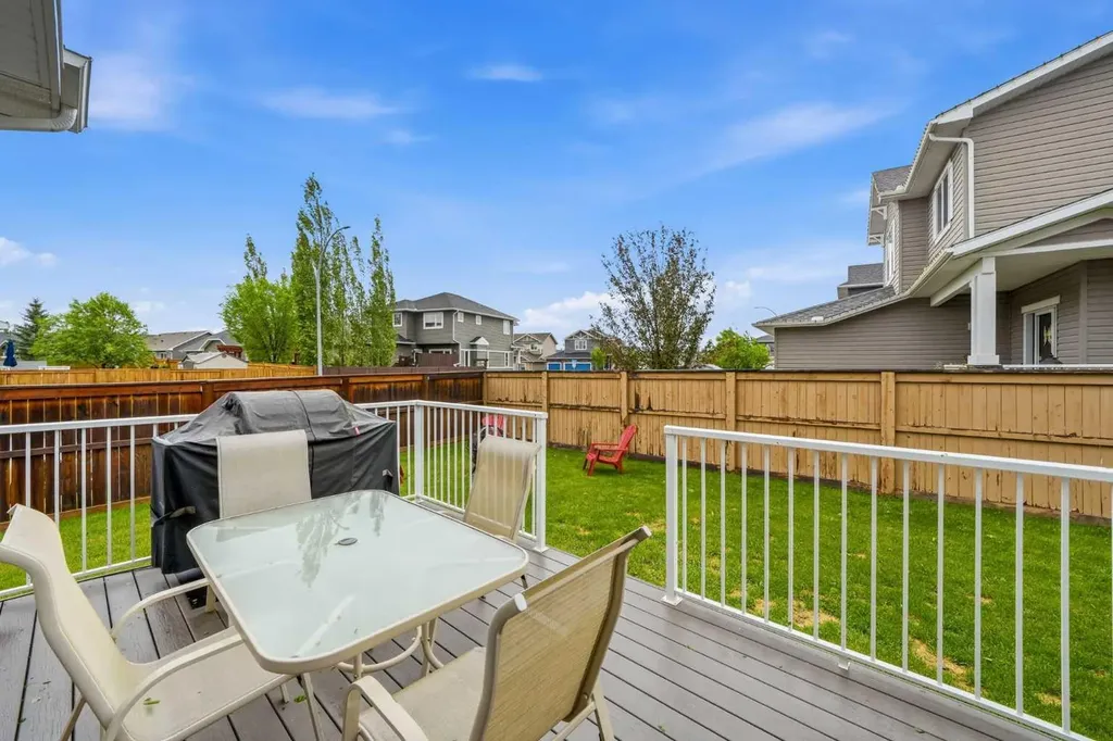 729 3rd Street SW Diamond Valley AB T0L 0H0