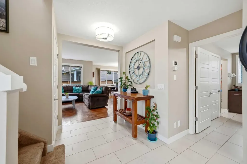 729 3rd Street SW Diamond Valley AB T0L 0H0