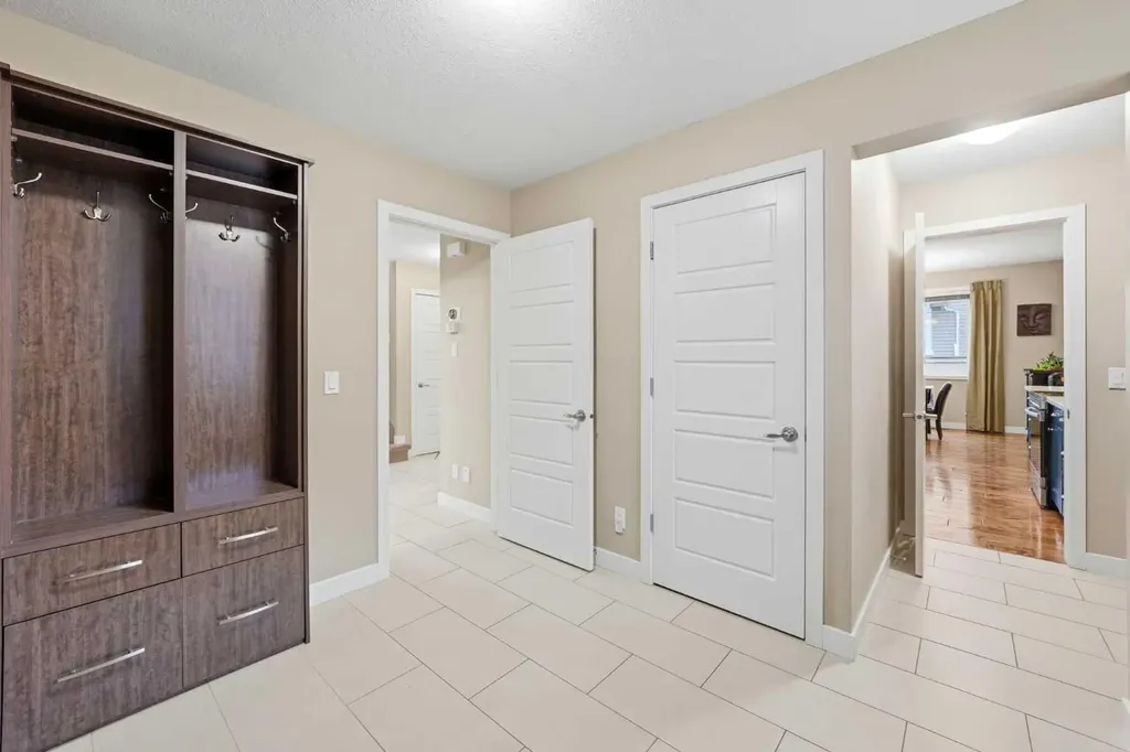 729 3rd Street SW Diamond Valley AB T0L 0H0