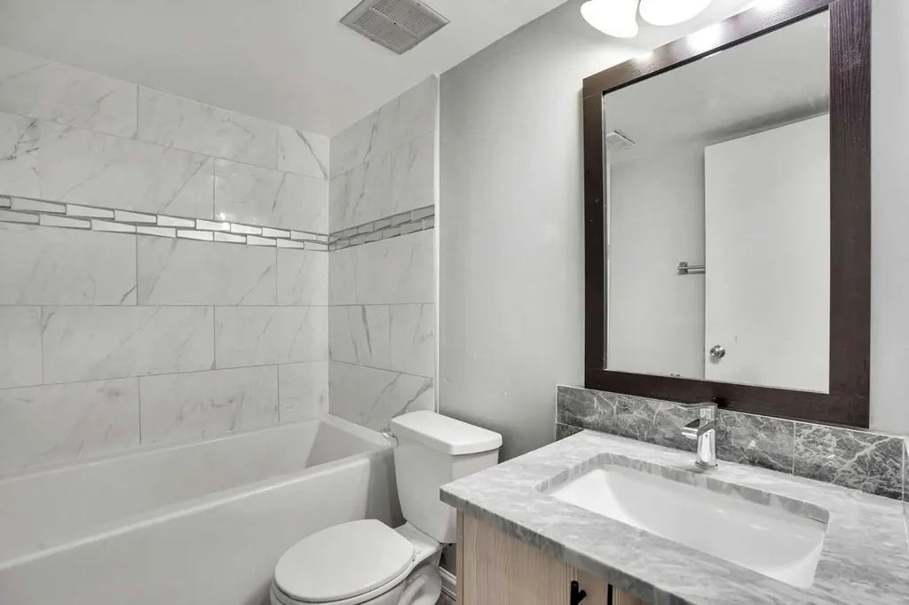 903 44 Street SE Calgary AB T2A 5K7