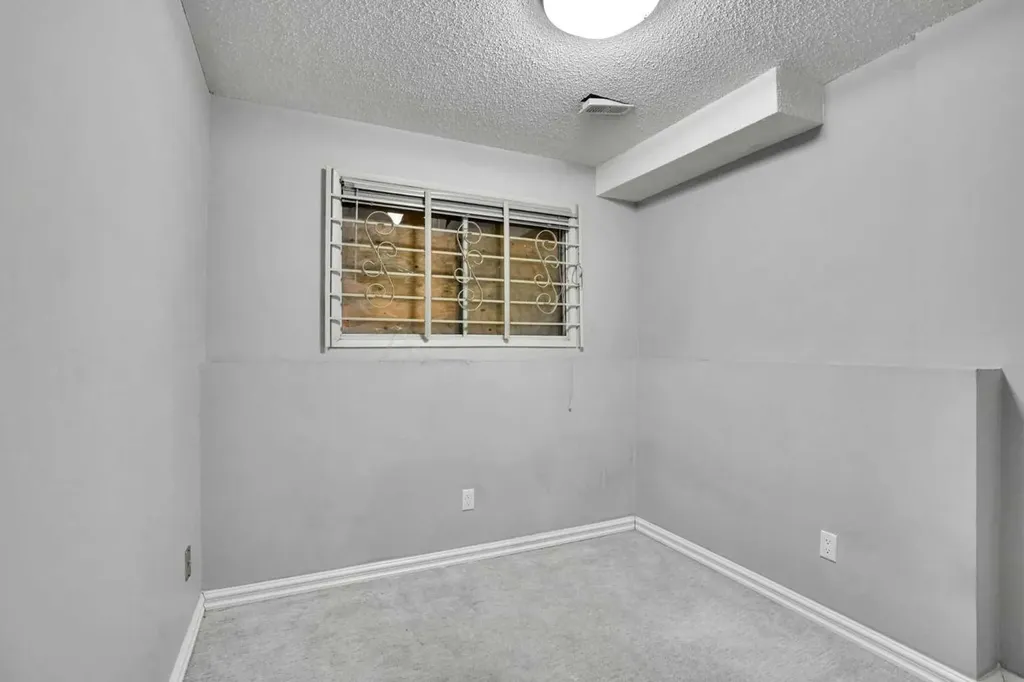903 44 Street SE Calgary AB T2A 5K7