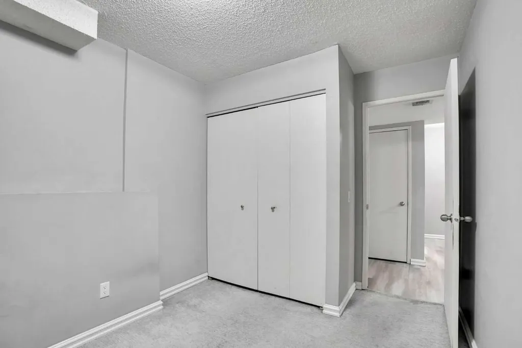 903 44 Street SE Calgary AB T2A 5K7