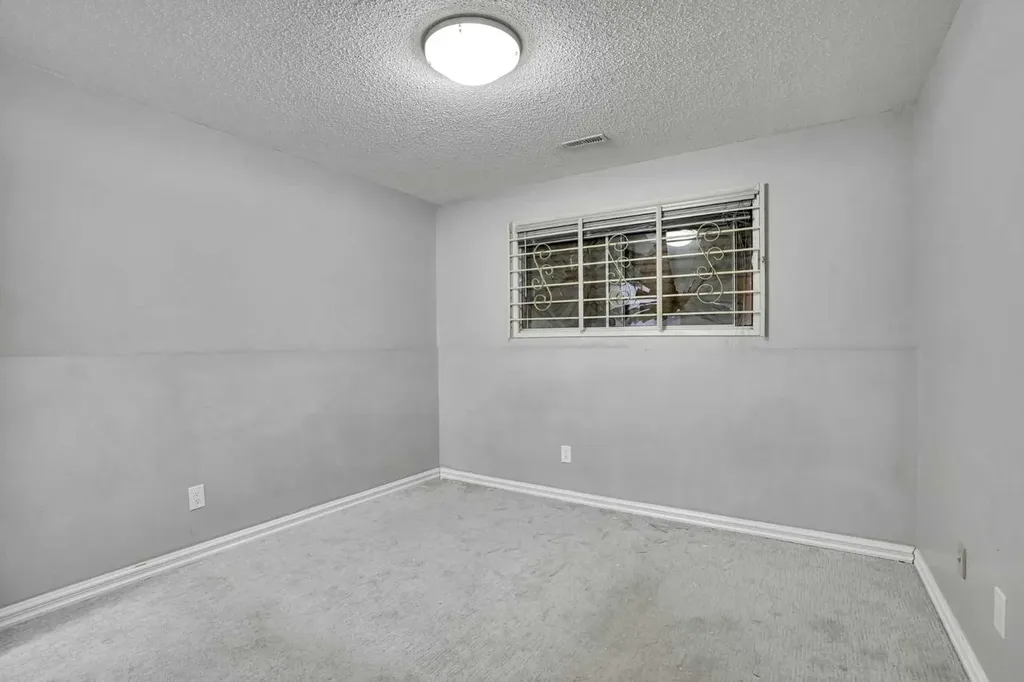 903 44 Street SE Calgary AB T2A 5K7