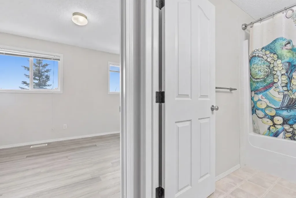 111 Tarawood Lane NE Calgary AB T3J5C2
