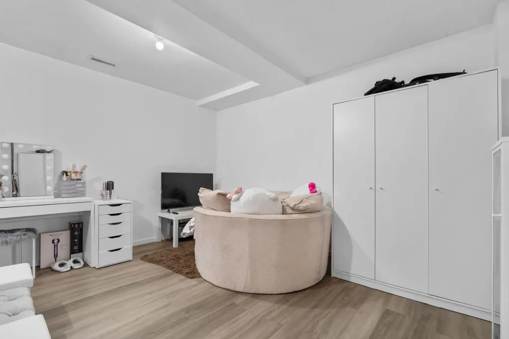 111 Tarawood Lane NE Calgary AB T3J5C2