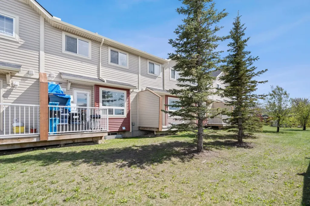 111 Tarawood Lane NE Calgary AB T3J5C2