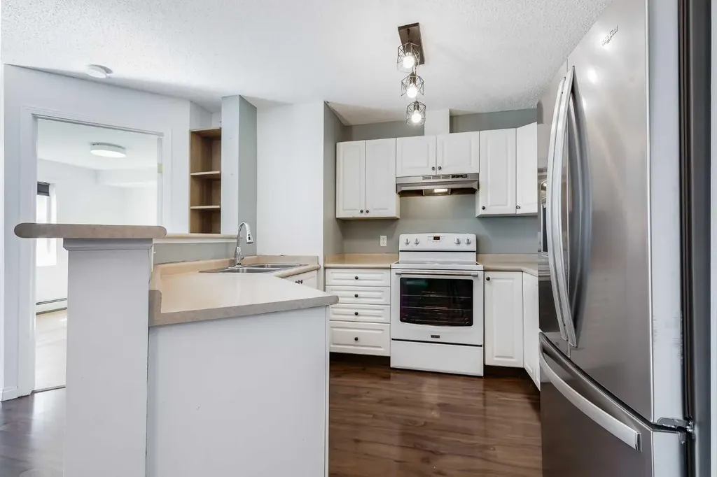 4000 Somervale Court SW Calgary AB T2Y 4J3