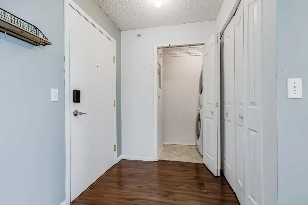 4000 Somervale Court SW Calgary AB T2Y 4J3