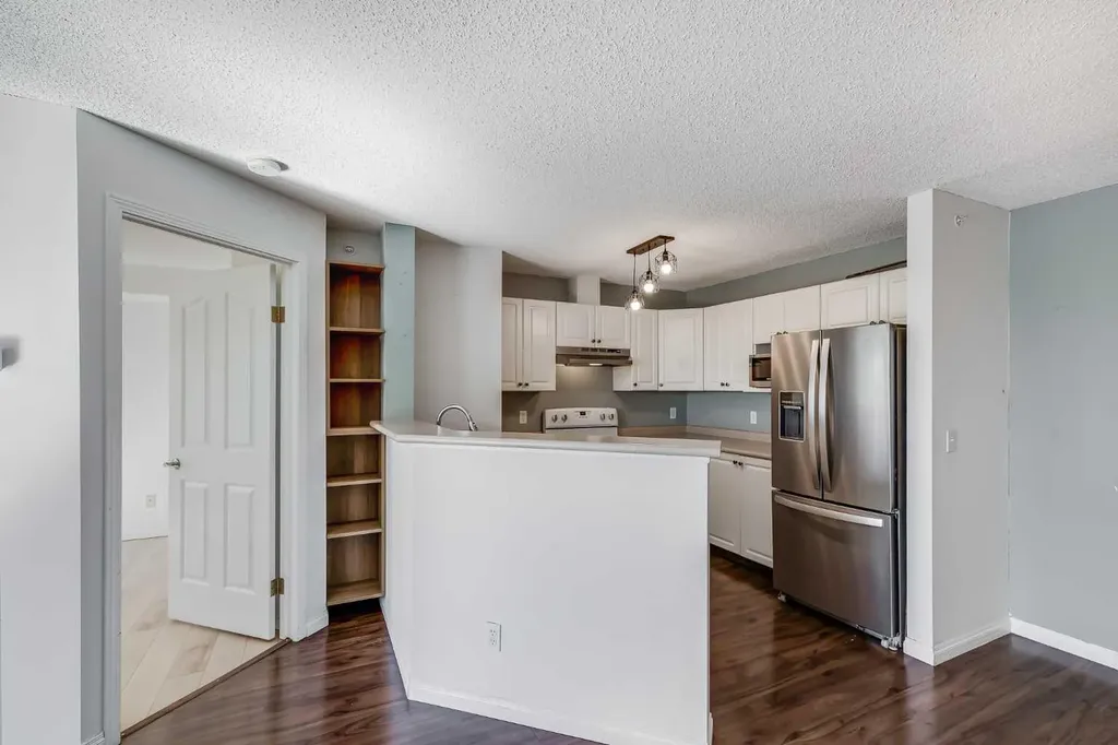 4000 Somervale Court SW Calgary AB T2Y 4J3