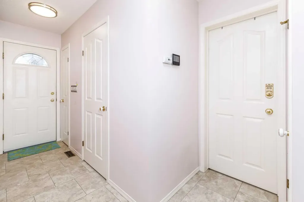 49 Kirkland Drive Red Deer AB T4P 3M7