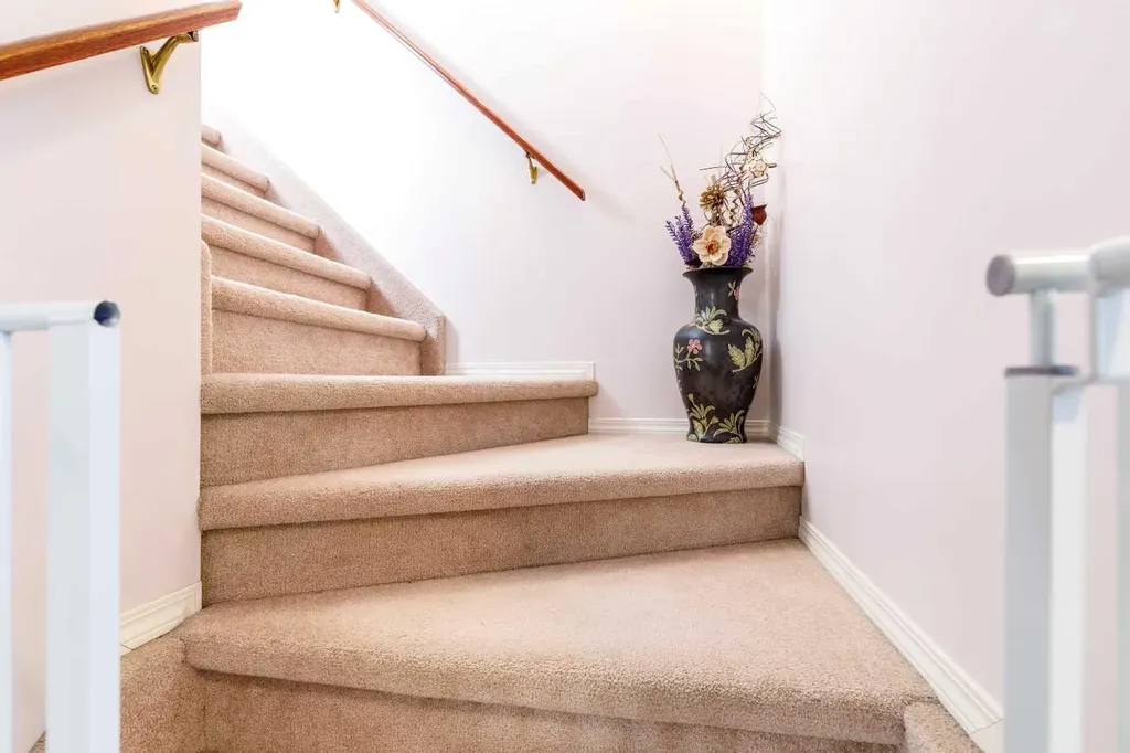 49 Kirkland Drive Red Deer AB T4P 3M7
