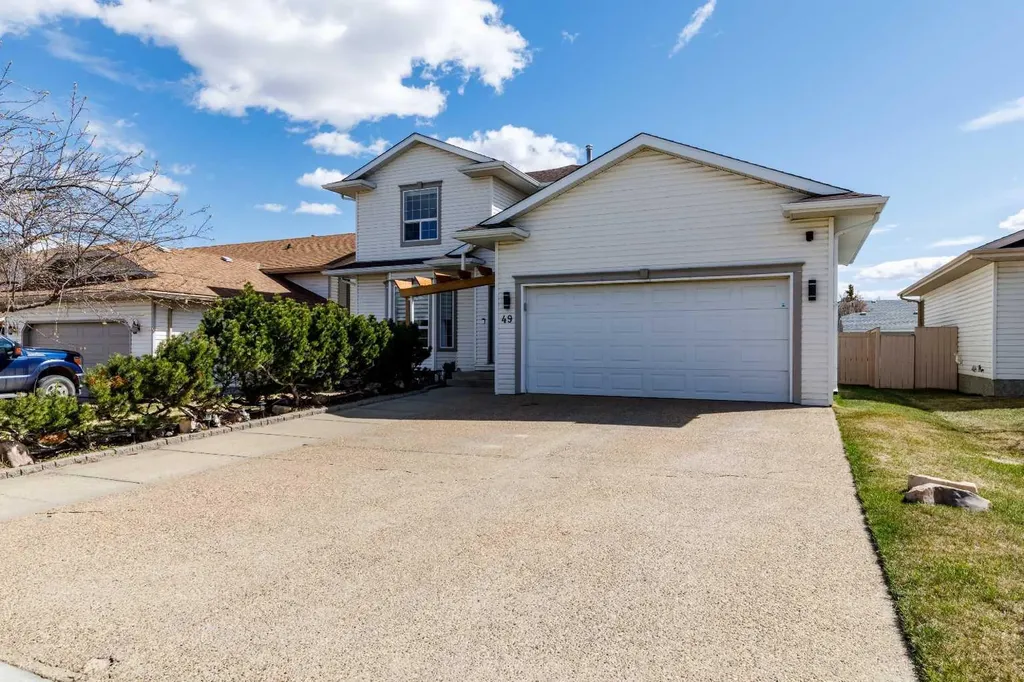 49 Kirkland Drive Red Deer AB T4P 3M7