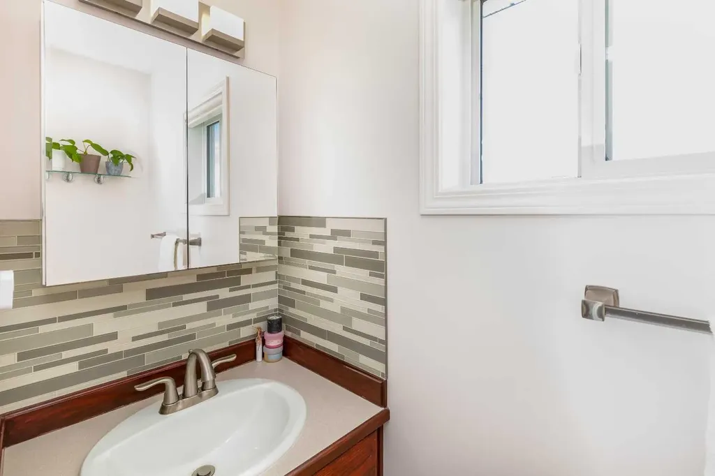 49 Kirkland Drive Red Deer AB T4P 3M7