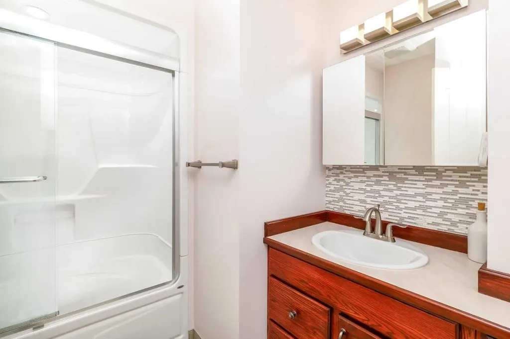 49 Kirkland Drive Red Deer AB T4P 3M7