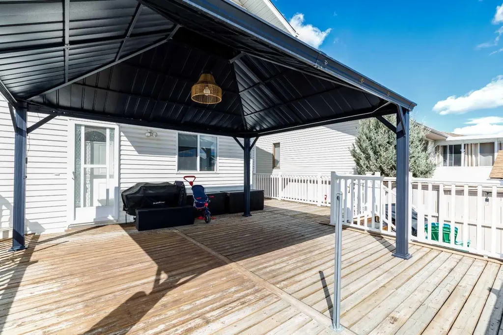 49 Kirkland Drive Red Deer AB T4P 3M7