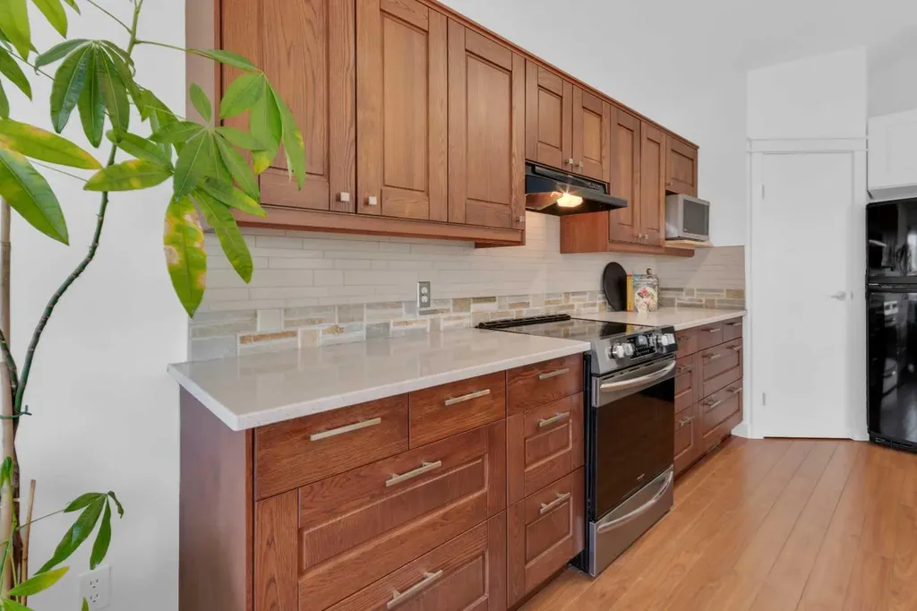 131 Country Hills Way NW Calgary AB T3K 4W3