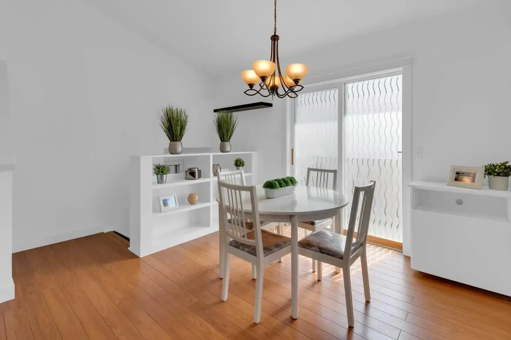 131 Country Hills Way NW Calgary AB T3K 4W3