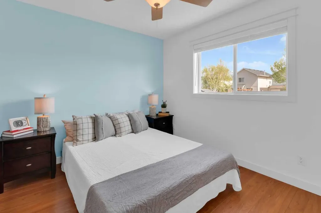 131 Country Hills Way NW Calgary AB T3K 4W3