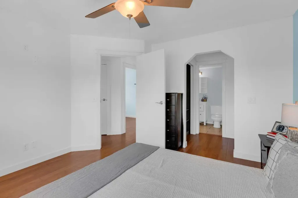 131 Country Hills Way NW Calgary AB T3K 4W3