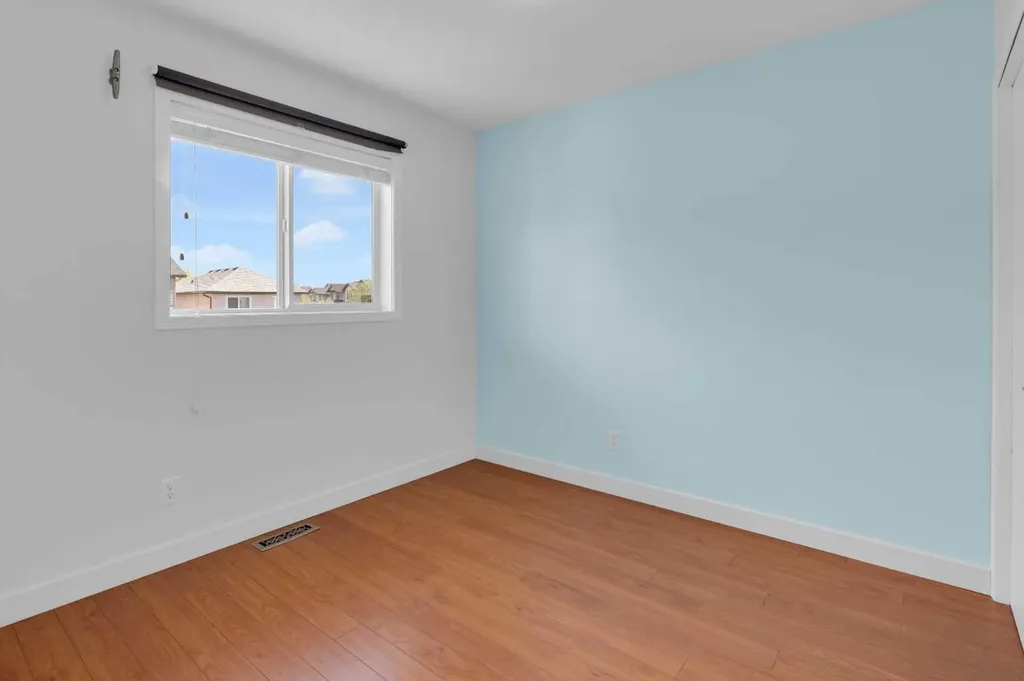 131 Country Hills Way NW Calgary AB T3K 4W3