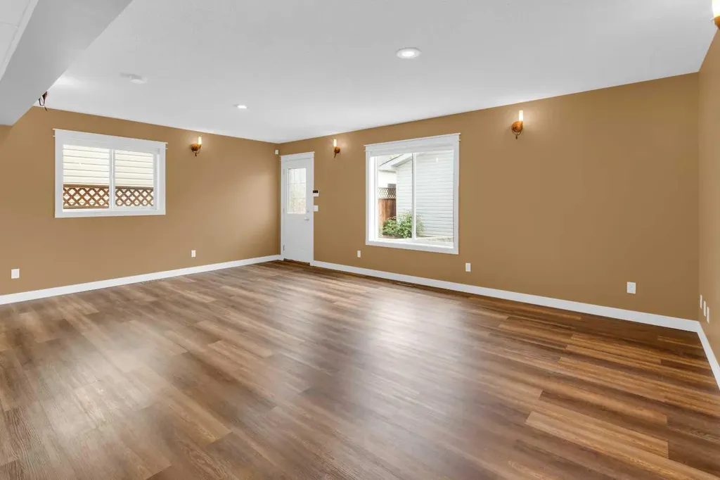 131 Country Hills Way NW Calgary AB T3K 4W3
