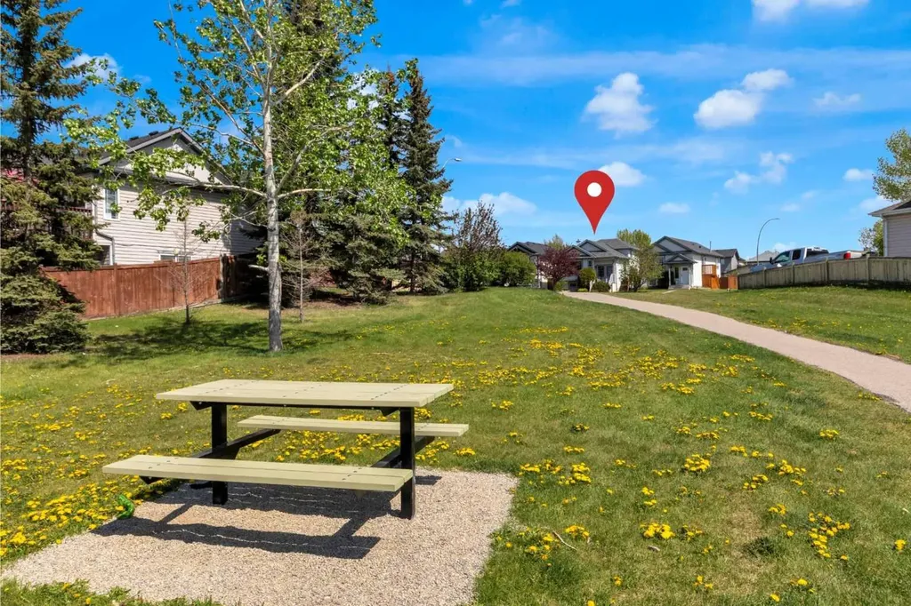 131 Country Hills Way NW Calgary AB T3K 4W3