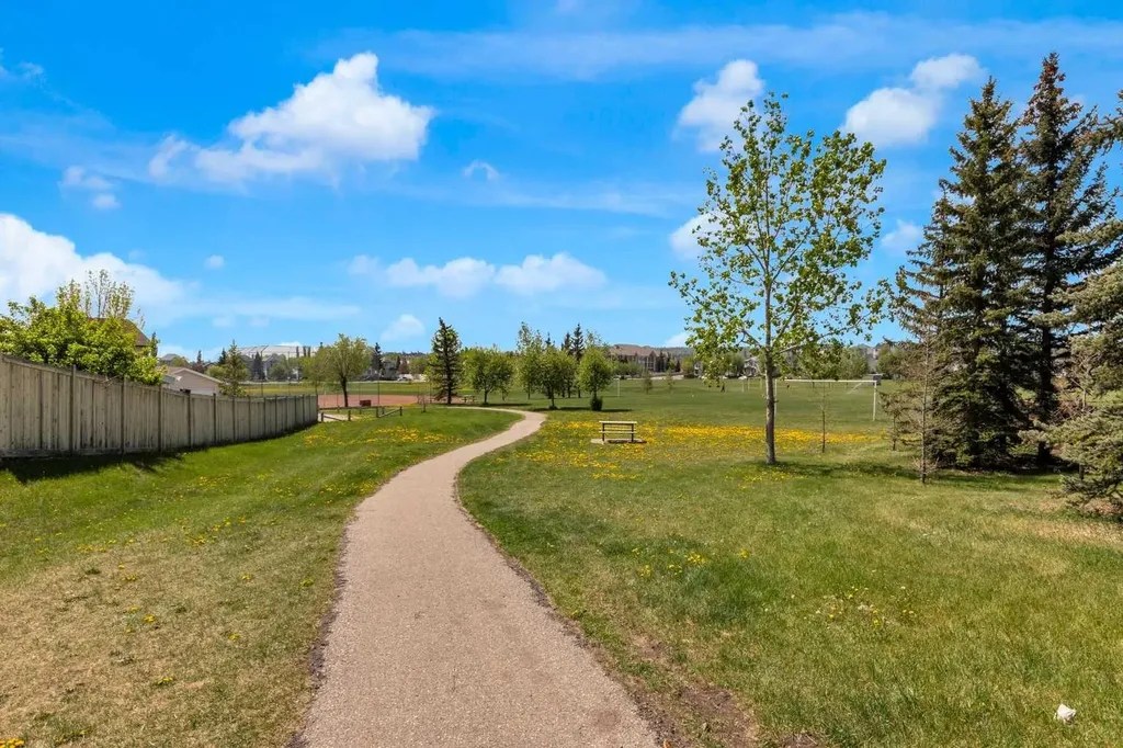 131 Country Hills Way NW Calgary AB T3K 4W3
