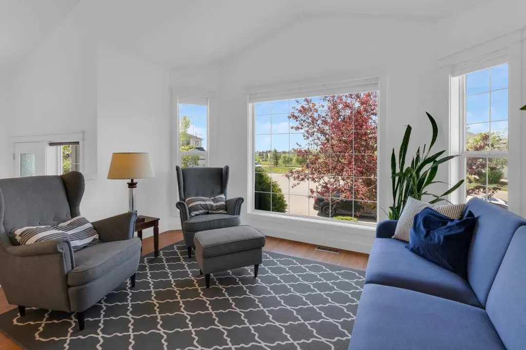 131 Country Hills Way NW Calgary AB T3K 4W3