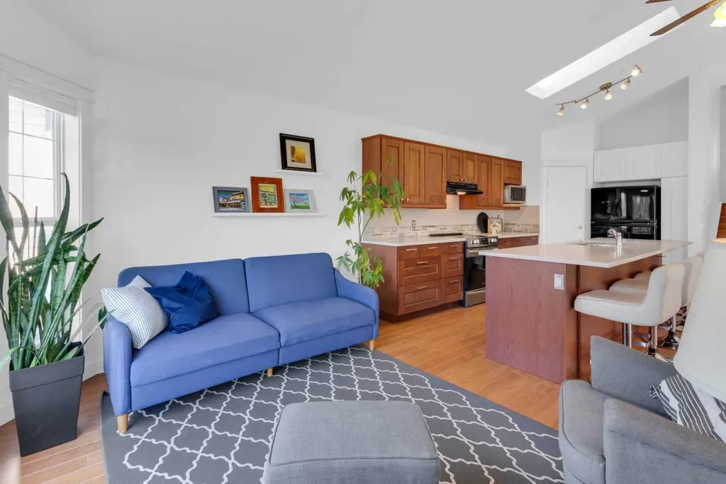 131 Country Hills Way NW Calgary AB T3K 4W3