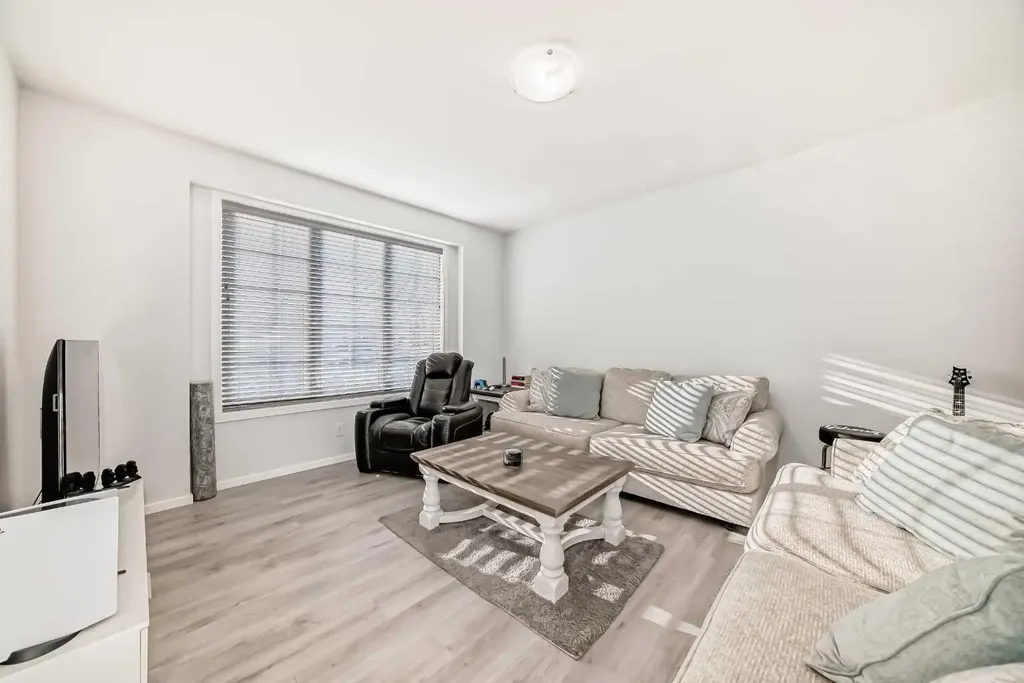412 Yorkville Avenue SW Calgary AB T2X 4S4