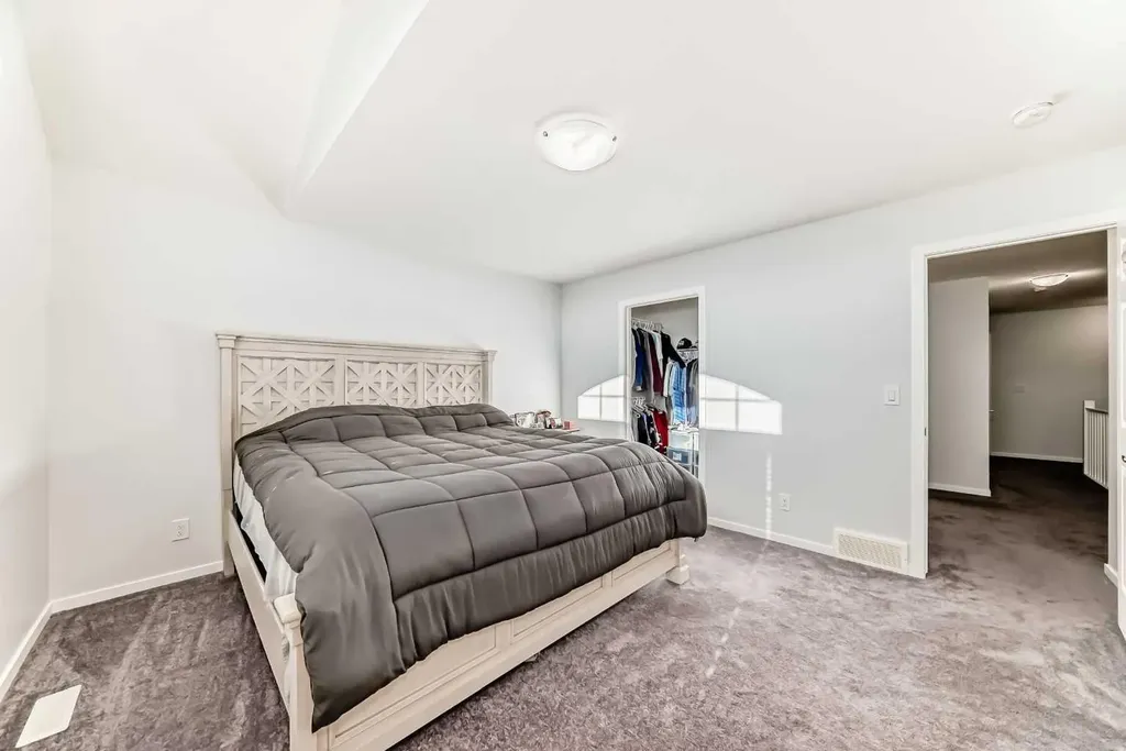 412 Yorkville Avenue SW Calgary AB T2X 4S4