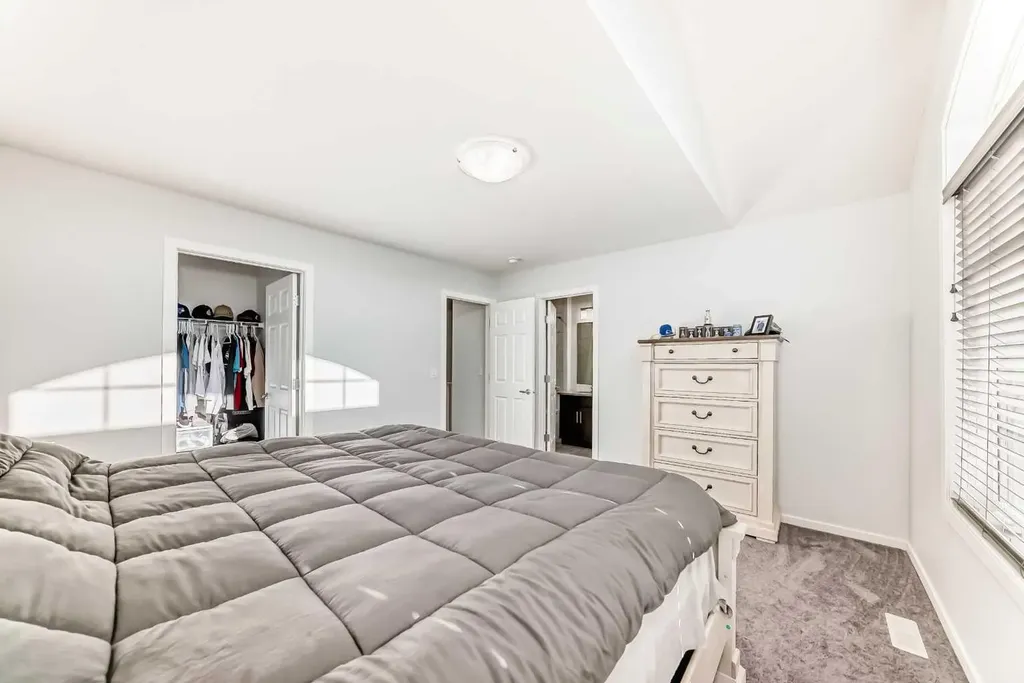 412 Yorkville Avenue SW Calgary AB T2X 4S4