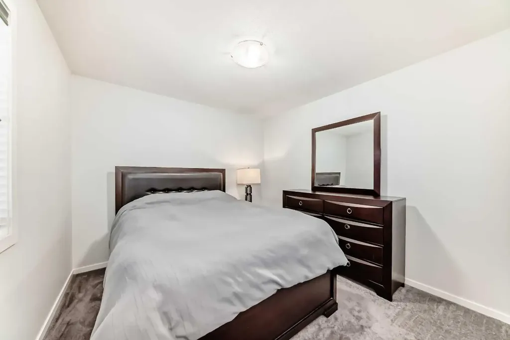 412 Yorkville Avenue SW Calgary AB T2X 4S4