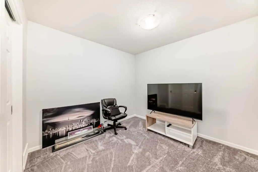 412 Yorkville Avenue SW Calgary AB T2X 4S4