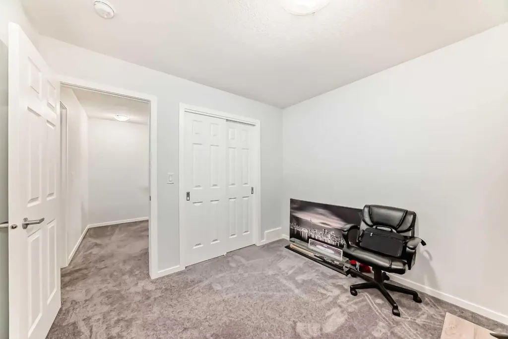 412 Yorkville Avenue SW Calgary AB T2X 4S4