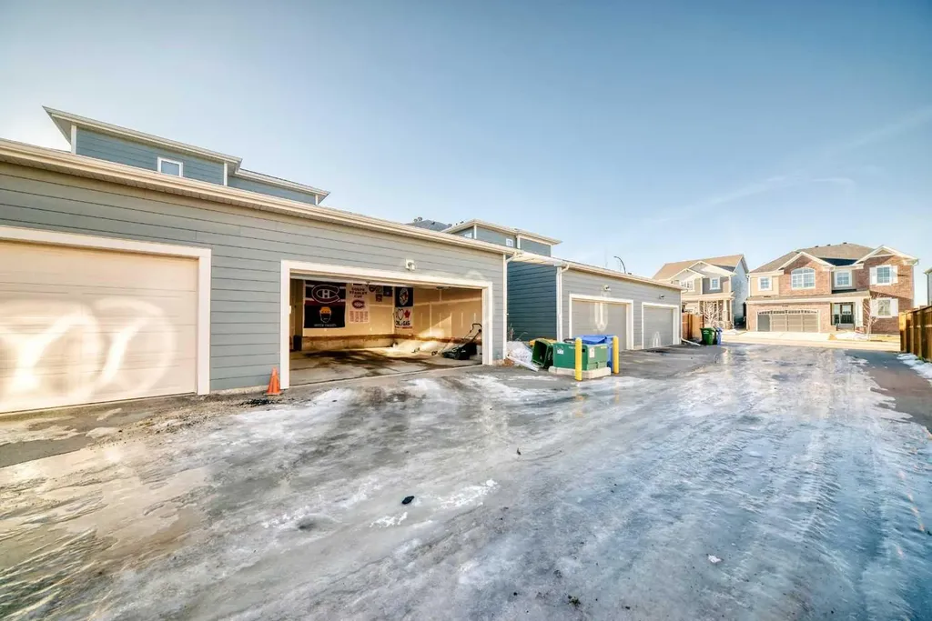 412 Yorkville Avenue SW Calgary AB T2X 4S4