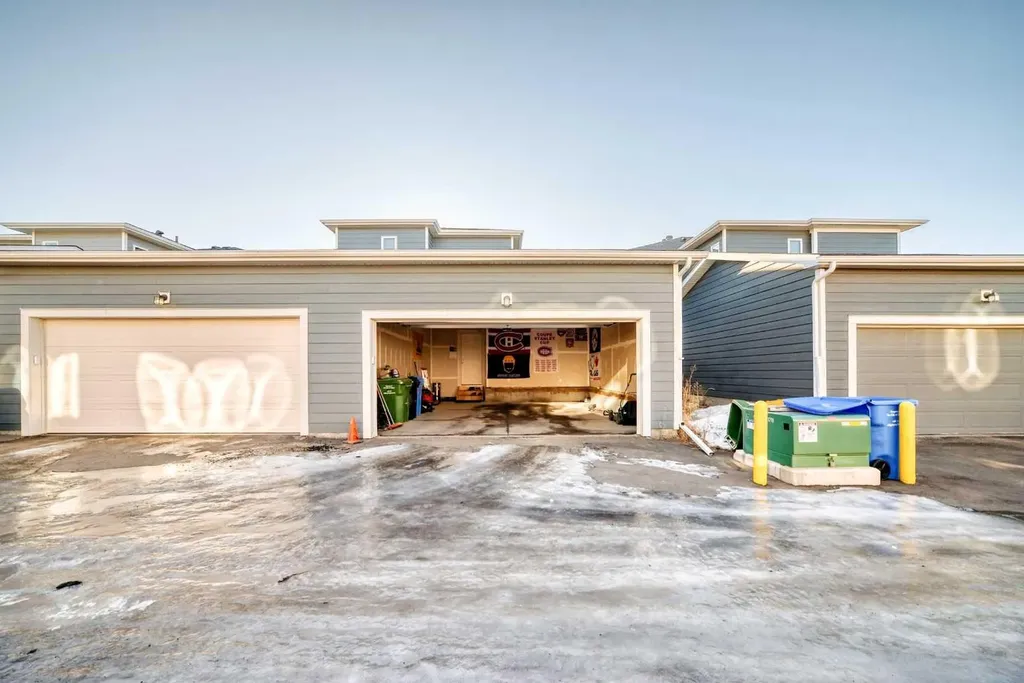 412 Yorkville Avenue SW Calgary AB T2X 4S4