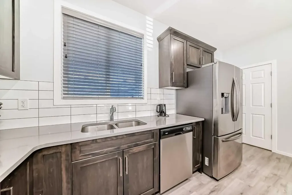 412 Yorkville Avenue SW Calgary AB T2X 4S4