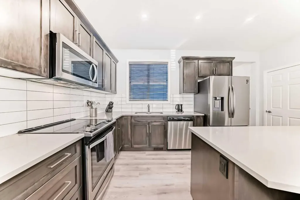 412 Yorkville Avenue SW Calgary AB T2X 4S4