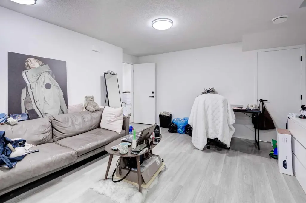 41 Copperhead Road SE Calgary AB T2Z 5H1