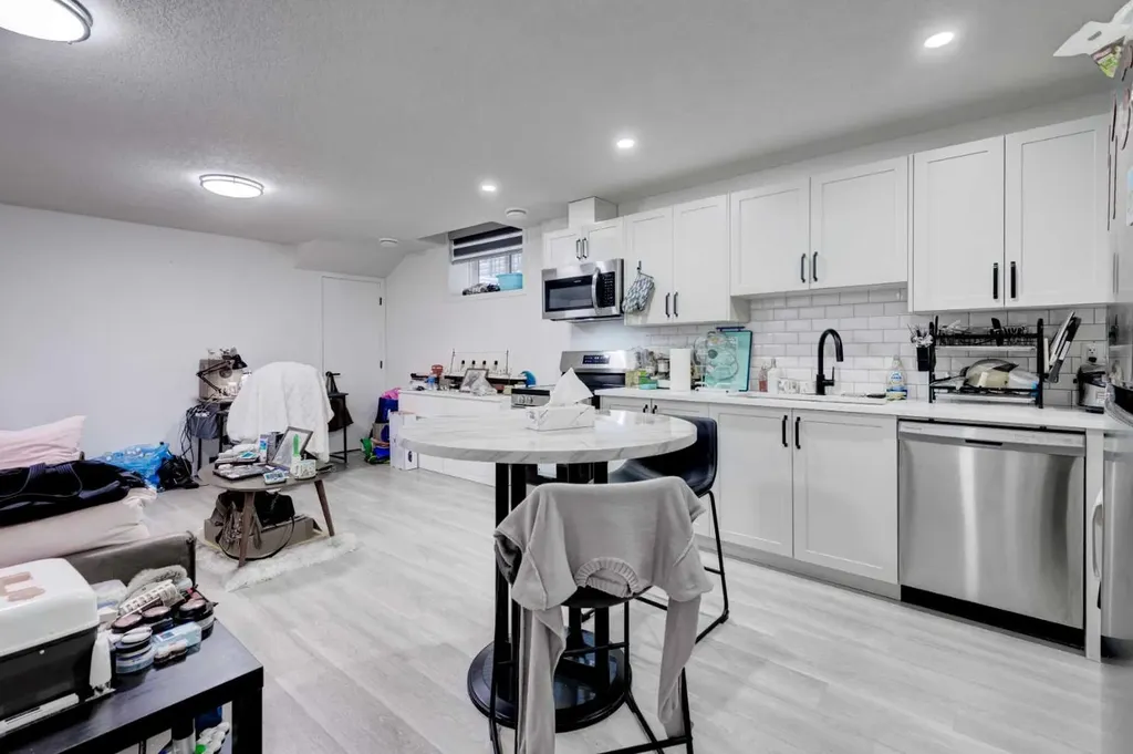 41 Copperhead Road SE Calgary AB T2Z 5H1
