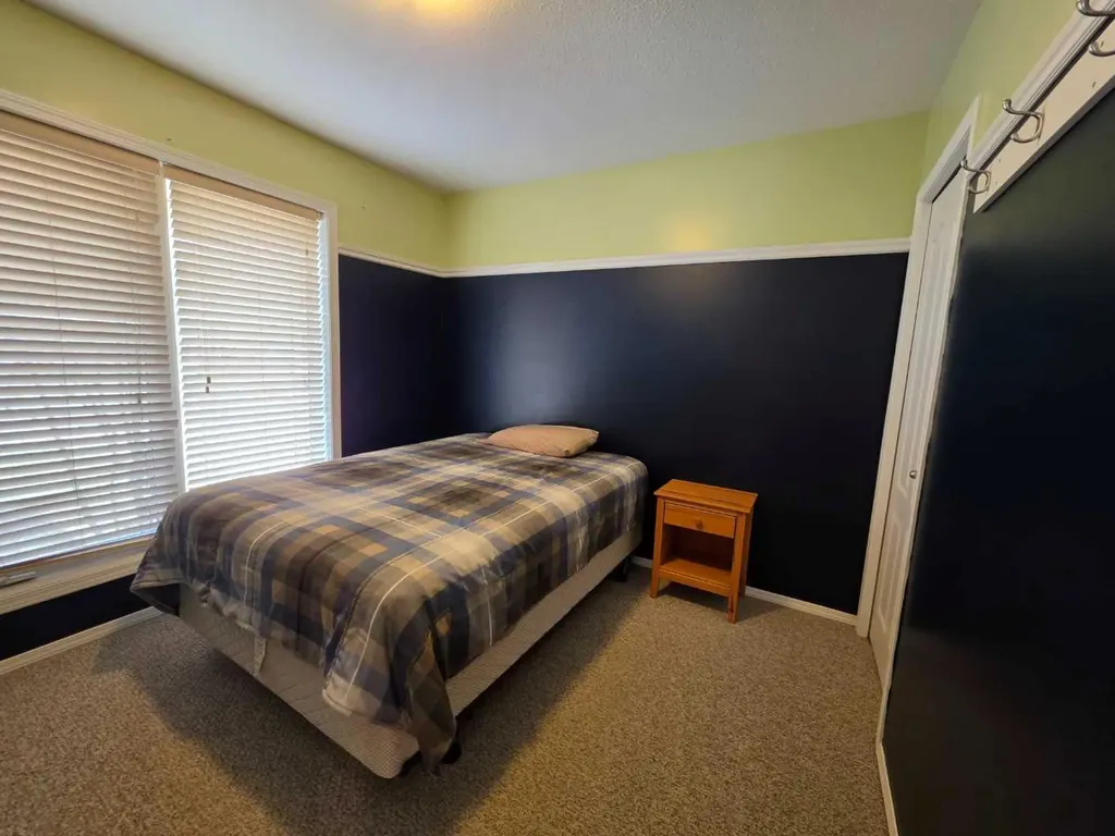 4105 67th Avenue Lloydminster AB T9V3G7