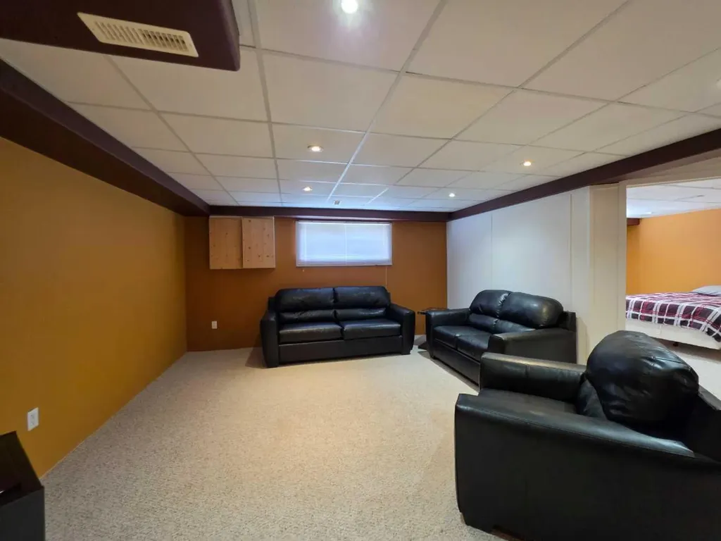 4105 67th Avenue Lloydminster AB T9V3G7