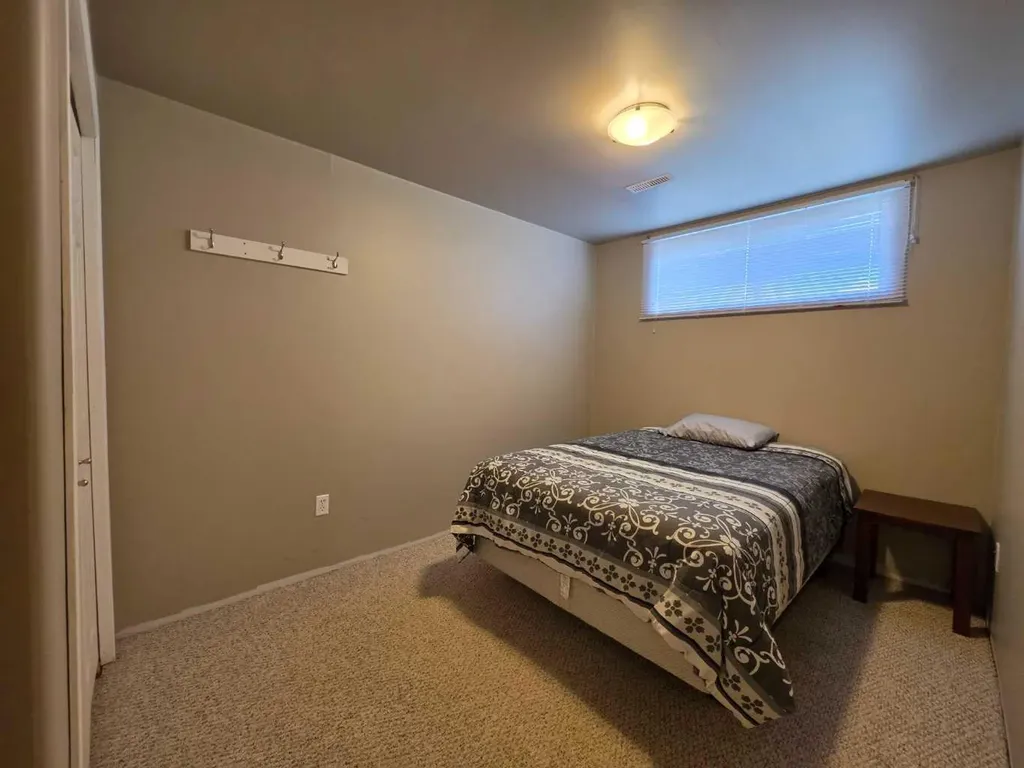 4105 67th Avenue Lloydminster AB T9V3G7