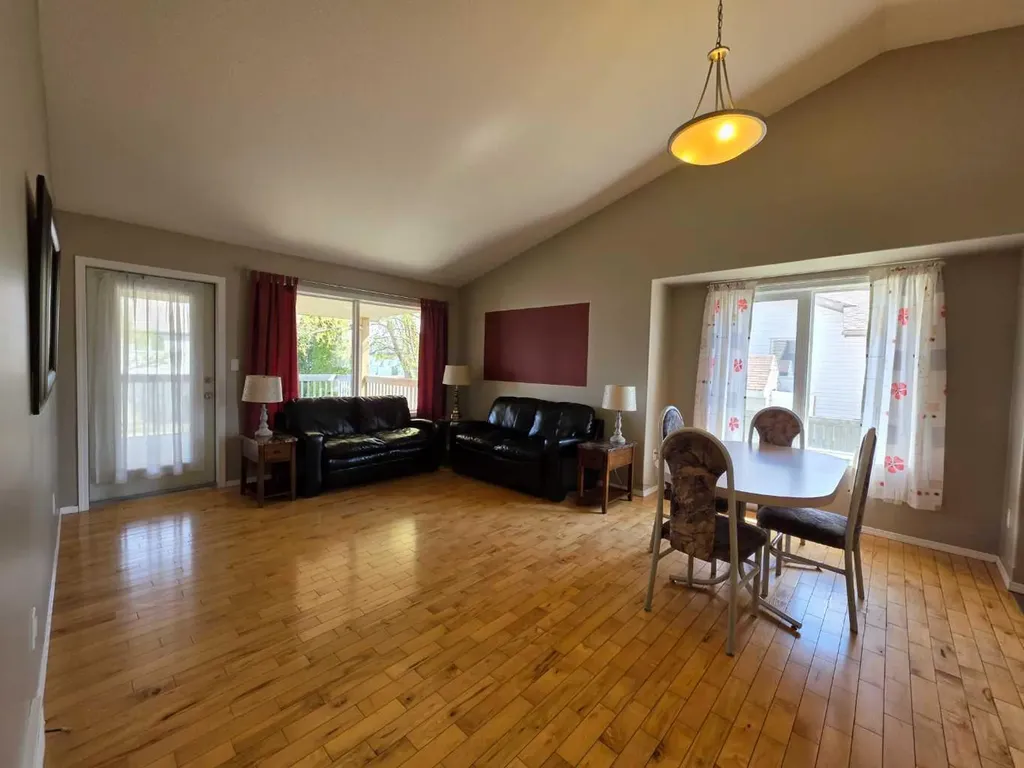 4105 67th Avenue Lloydminster AB T9V3G7