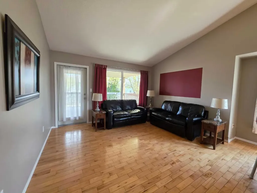 4105 67th Avenue Lloydminster AB T9V3G7